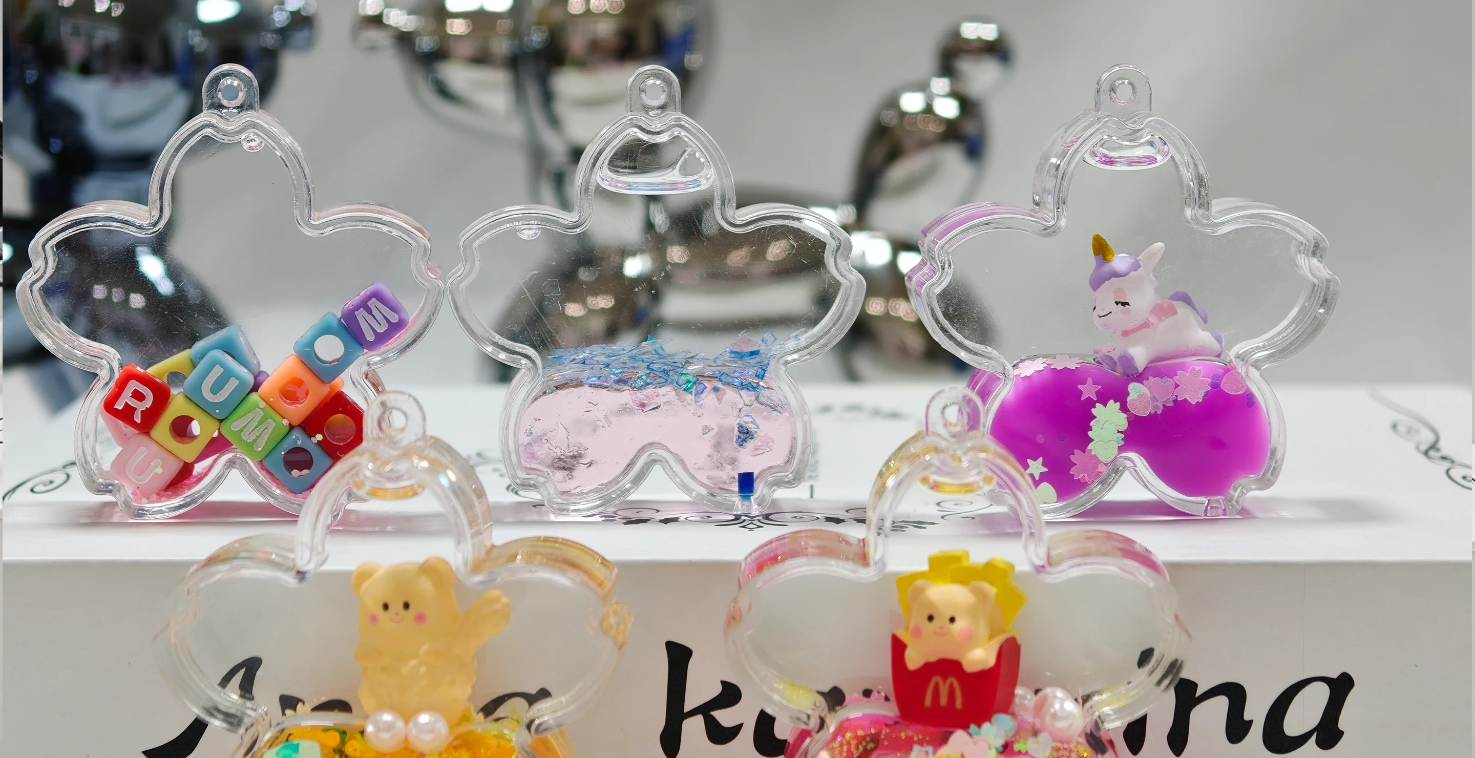 ¿Se puede llevar Liquid Keychain en un avión?